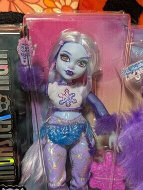 Monster High Abbey Bominable G3 Wave 1 Doll New In Box